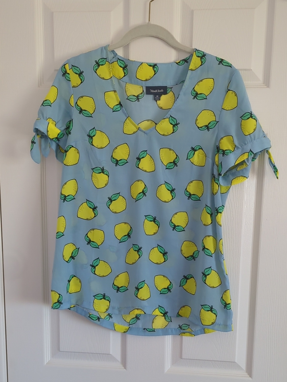 Modcloth Light Blue Lemon-Print V-Neck Blouse Size M
